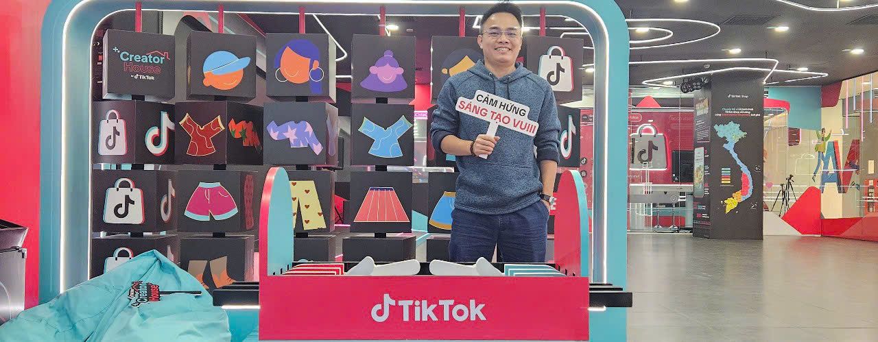 Làm việc tại văn phòng TikTok